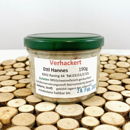 Verhackert im Glas